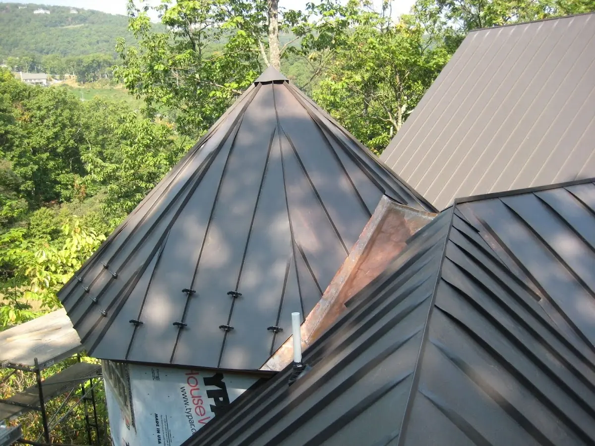 Professional Shingle Replacement & Repair by Craftsman Roofing in Round Hill